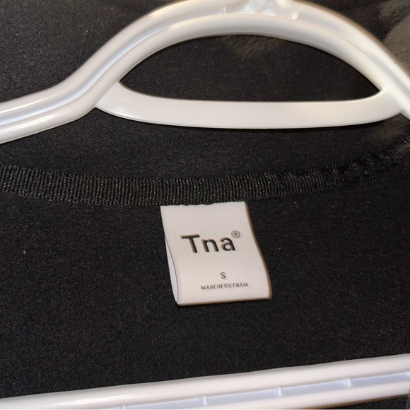 ARITZIA TNA POLAR 1/2 ZIP SWEATER - Picture 4 of 4